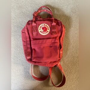 Fjallraven Kanken Mini w/ Folk Pattern Straps